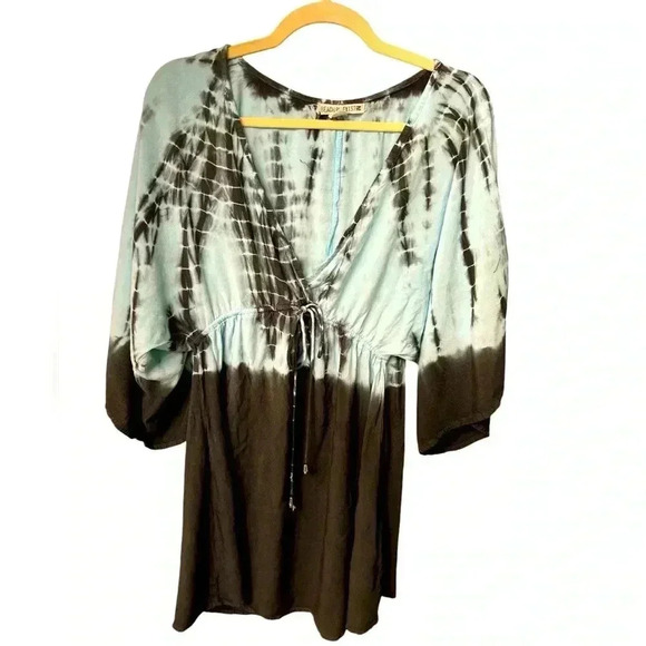 Bohemian beachy blouse, great condition, size large . - Picture 2 of 4